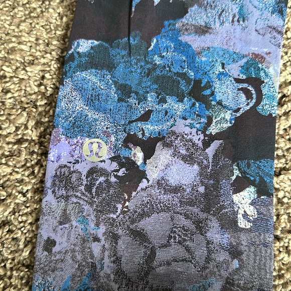 Fast and Free lululemon leggings - Picture 2 of 8